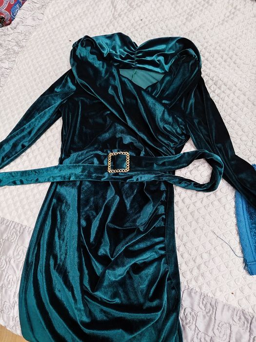 Шикарное велюровые платье