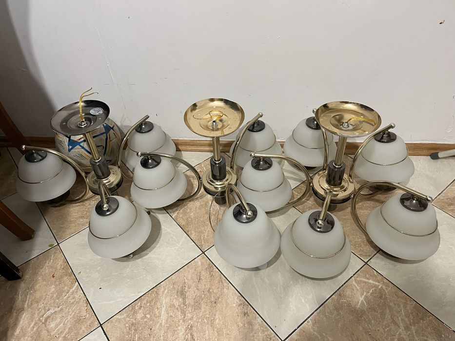 Продам люстры в отличном состояний