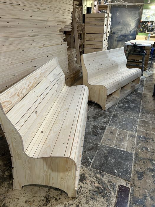 Дизайнерска, ергономична дървена пейка с място за съхранение