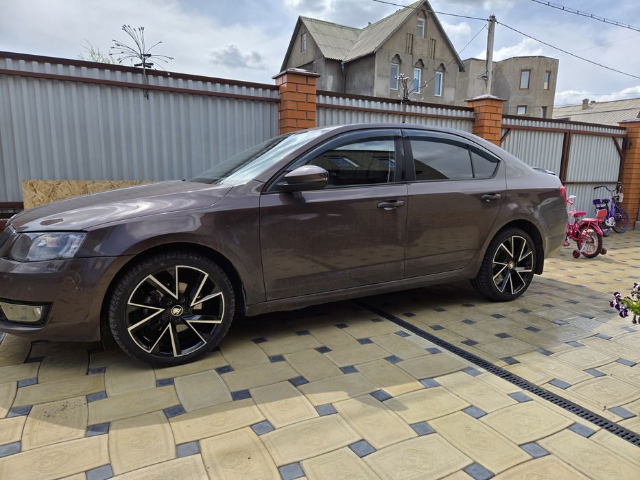 Продам диски с резиной 225/40r18