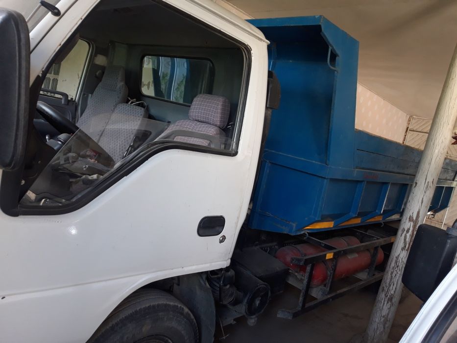 Исузу самосвал сотилади