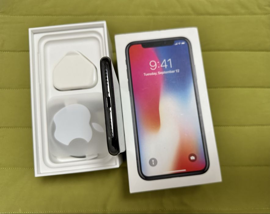 Продам IPhone X 64GB
