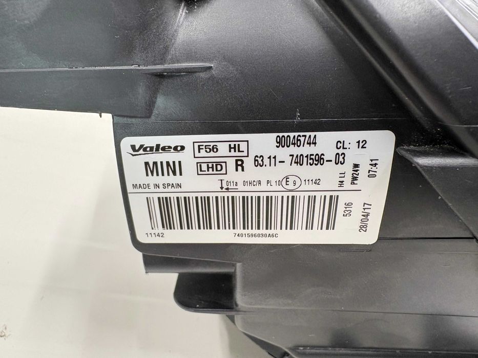 Десен фар Н7 Мини Купър Ф54 Ф55 Ф56 Ф57 с жълт мигач