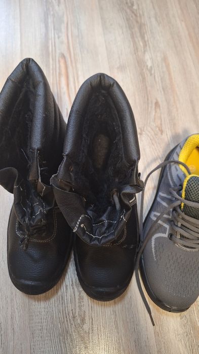 Продам спец обувь.