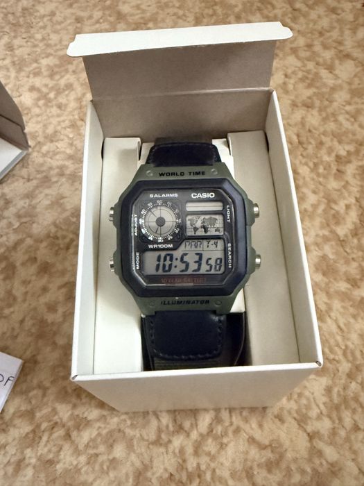 Часы Casio AE-1200WH оригинал, продаются