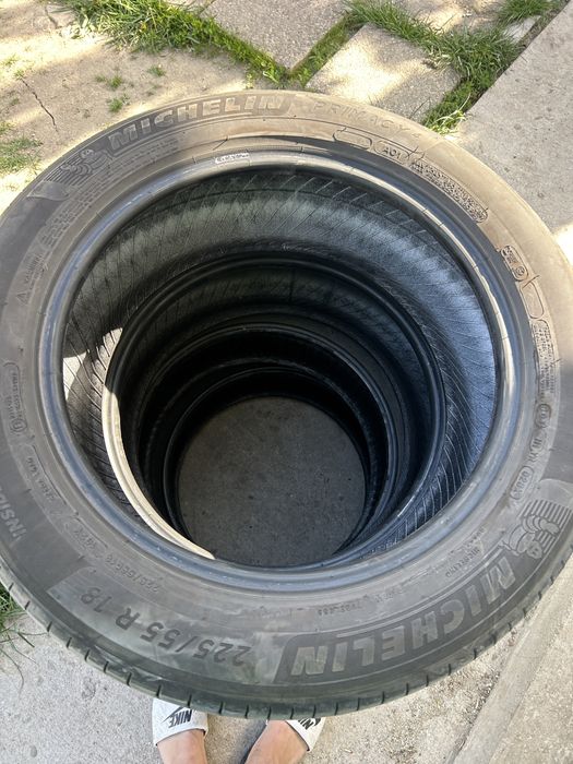 225 55 18 Bridgestone si Michelin vara
