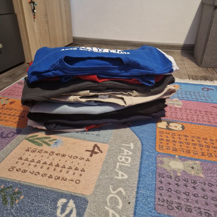 Vand set 8 bluze baieti marimea 134