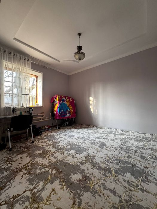 Срочно ховли сотилади.7сотих,нижный комсомольскийда