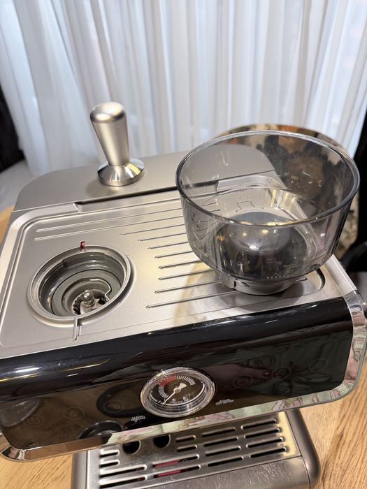 Професионална еспресо машина BEEM с вградена мелачка