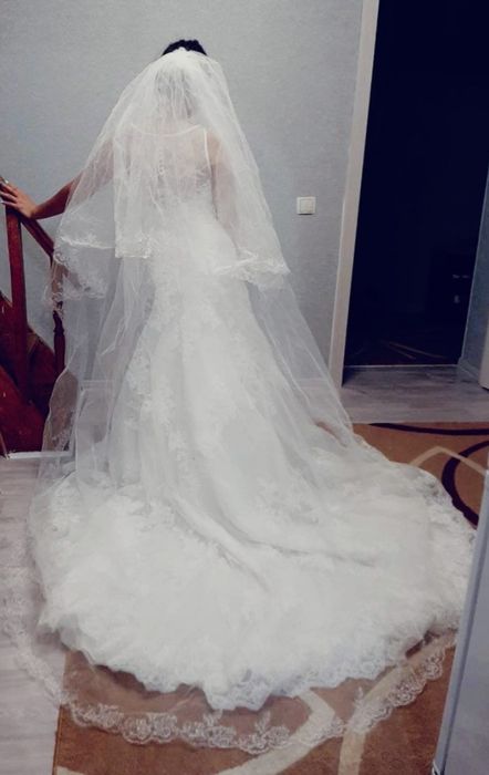 Платье со шлейфом