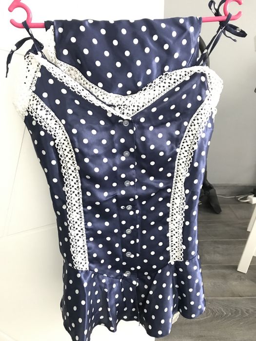 Сатенена пижамка на точки