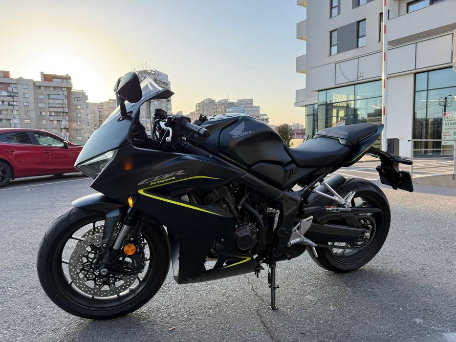 Honda CBR650R E-Clutch 2026 – 168 km – stare impecabilă