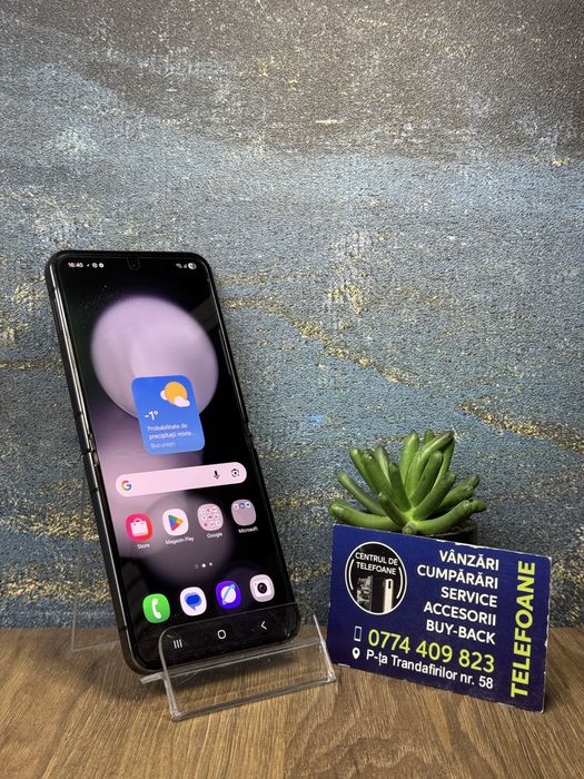 Samsung galaxy z flip5/512gb/2 Ani Garantie Centrul de Telefoane/rate