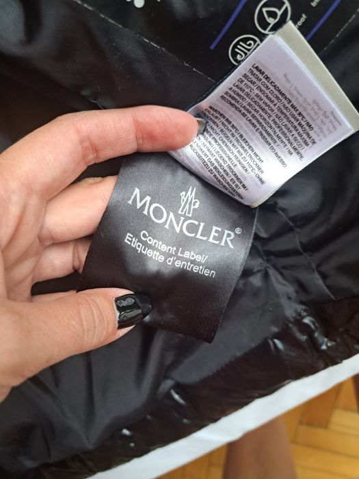Лъскаво черно детско яке Moncler