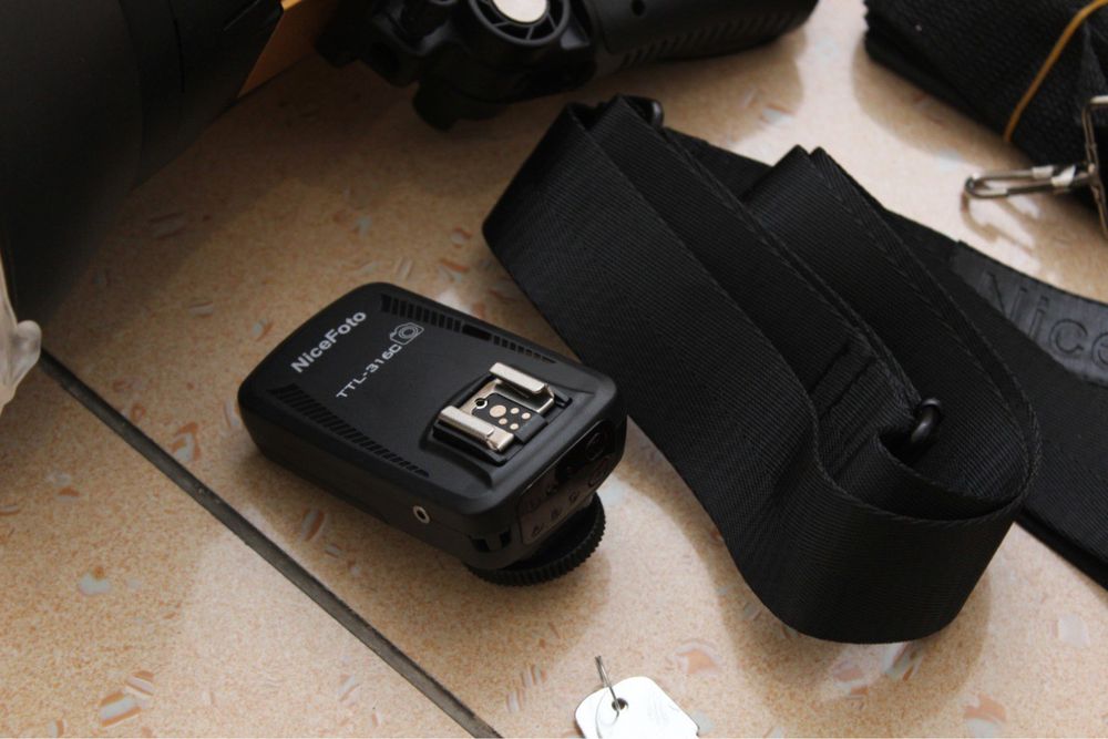 Продам  NiceFoto  HS 600