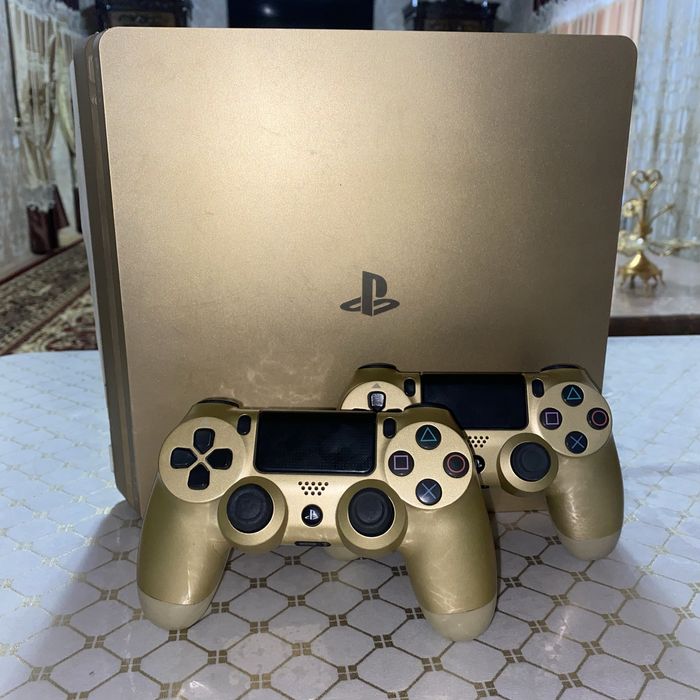 Playstation 4 Slim Gold edition