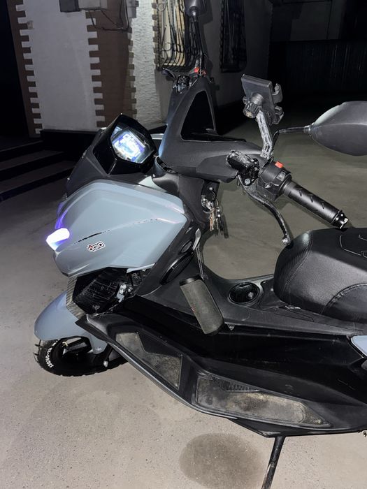 Продам N max мопед