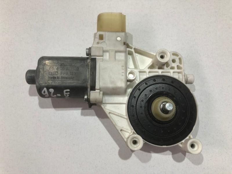 Motoras macara geam stanga fata 0130822402 BMW Seria 3 E92 [2004 - 20