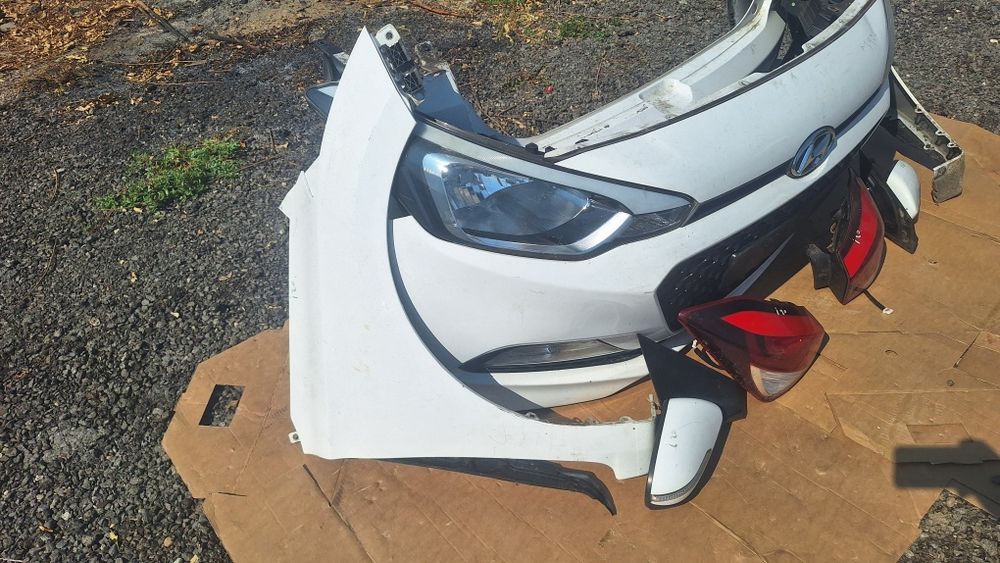 Fata completa Hyundai i20 2016 bara capota faruri triple tragar Radiatoare oglinzi