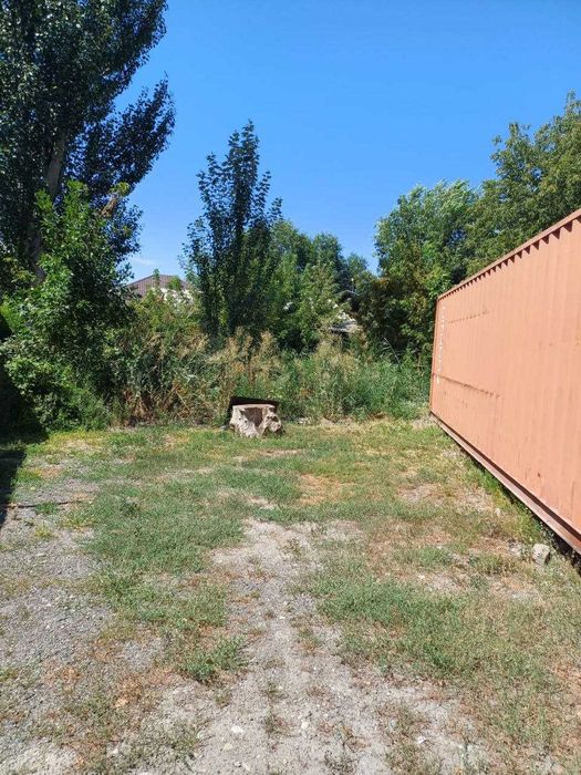 Продам участок в городе(торг)