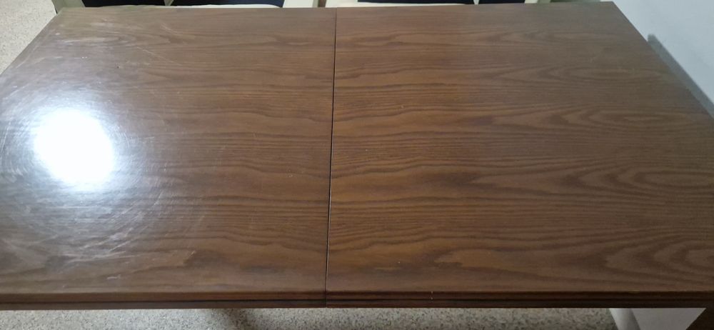 Стол раздвижной и стулья