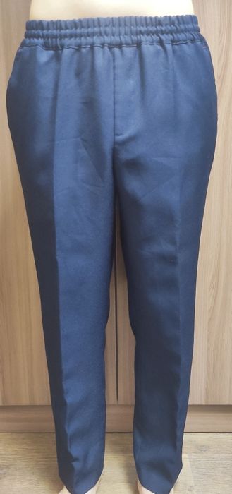 Продам брюки школьные