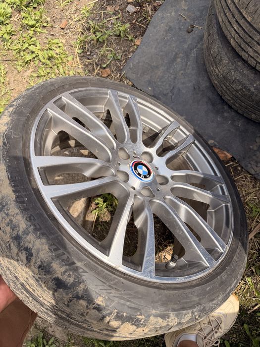 Oale de otel cu caucicuri