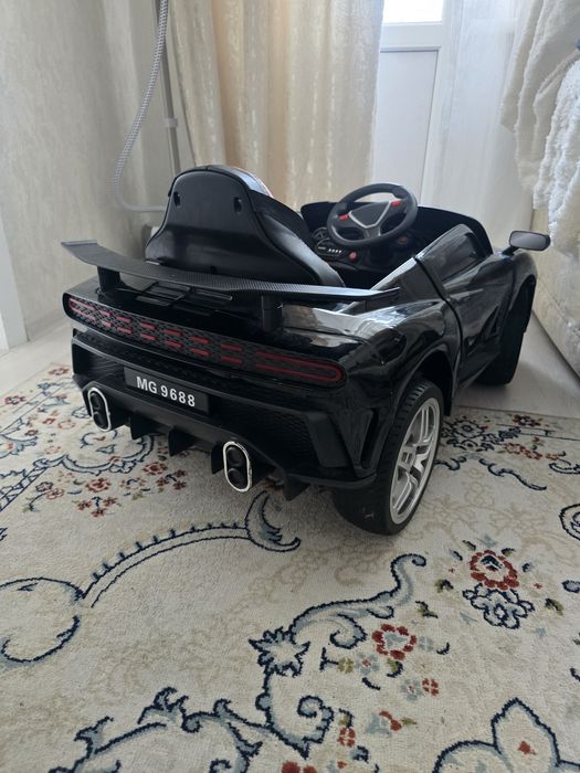 На продаже машинка