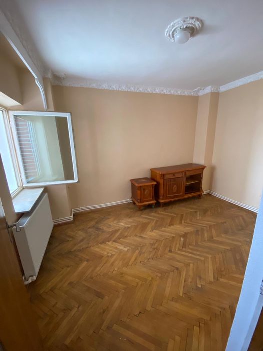 Apatamanet 3 camere, zona Garii