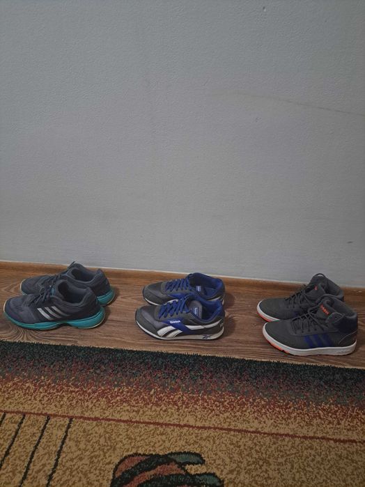 Vand adidasi baieti stare buna.