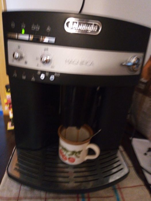 Expresor DeLonghi magnifia