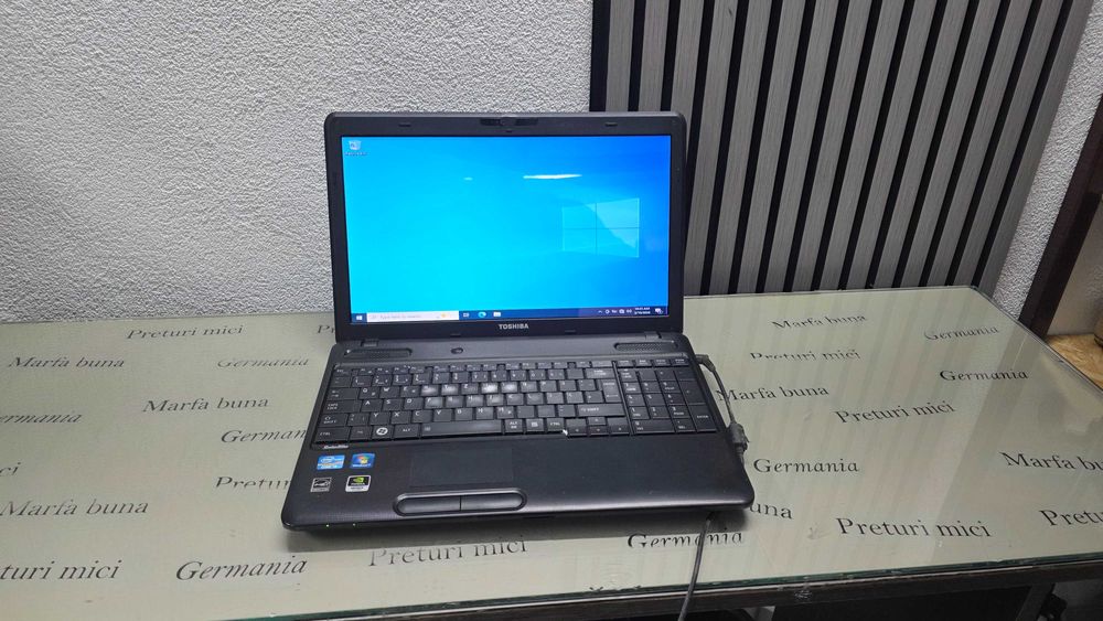 Laptop core i3 - Toshiba Satellite C660 - functional - instalat