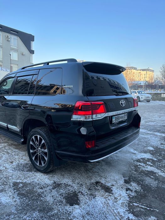 Рестайлинг комплект на Land Cruiser 200