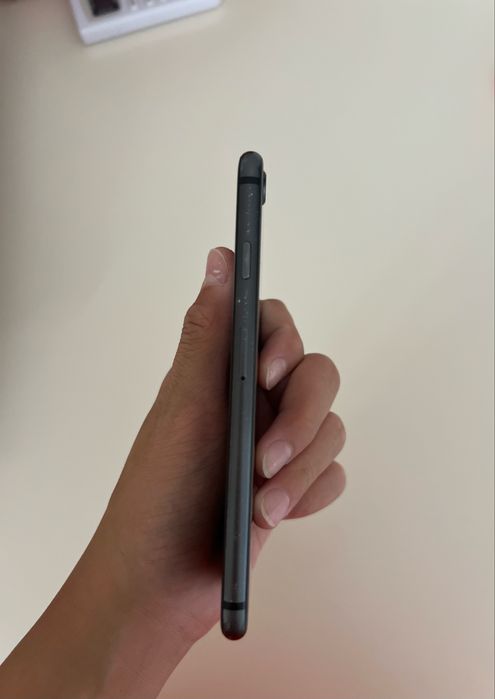 Продам айфон 8|||