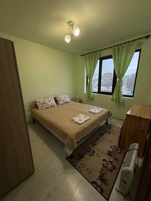 Двустаен апартамент, под наем, кв. Колхозен пазар