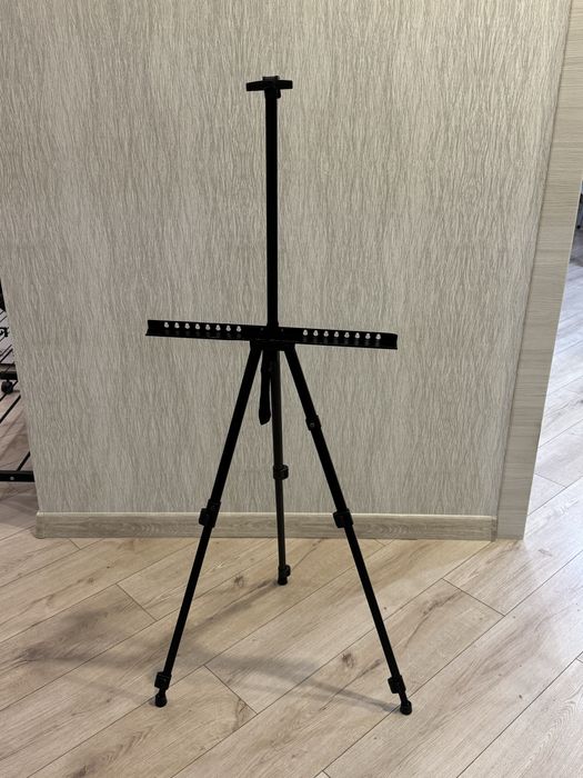 Подставка  металлическая (мольберт)