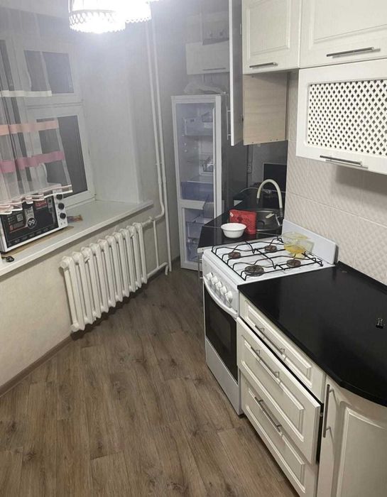 Продается 2- ком. квартира на бензострое