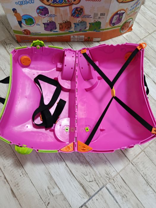 Чемодан - каталка детский