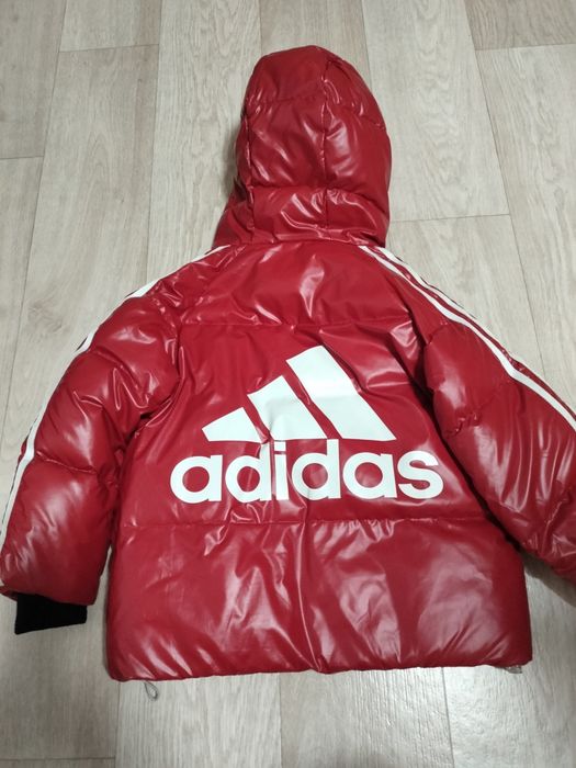 Продам детскую куртку