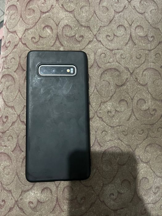 Продам самсунг S10+