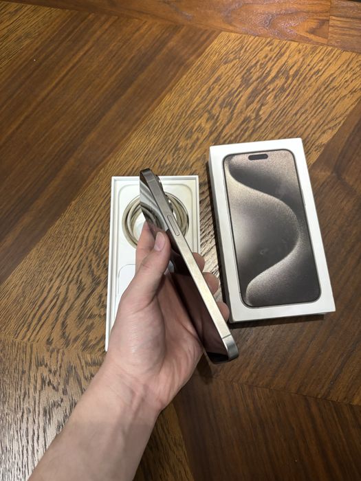 Iphone 15 pro max 256 gb natural titan