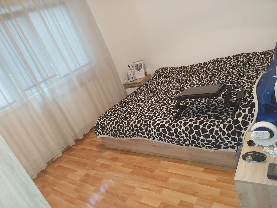 Inchiriez apartament