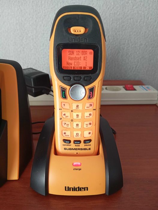 2в1.Продам радиотелефон две трубки на один телефонный номер.