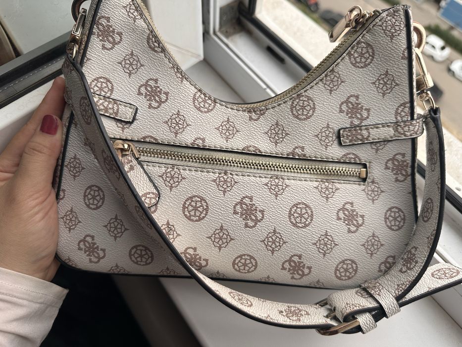 Сумка Guess оригинал, из Мекки