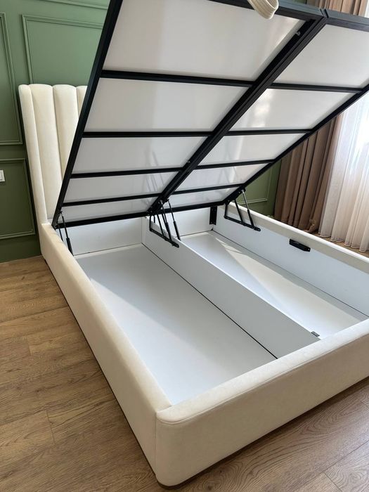 Мягкая кровать с механизмы