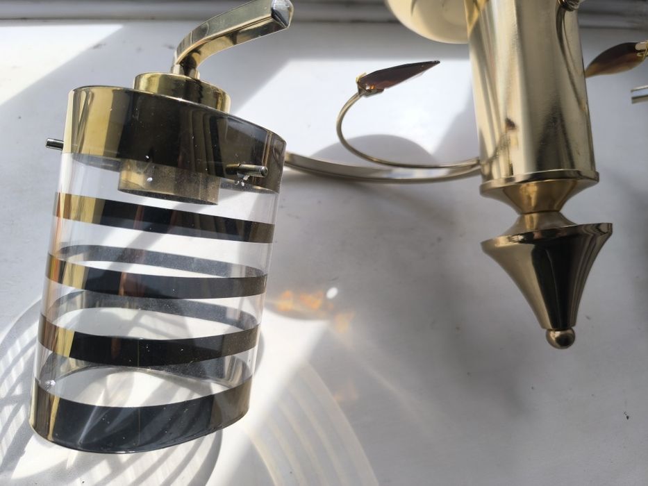 Продаю      люстру