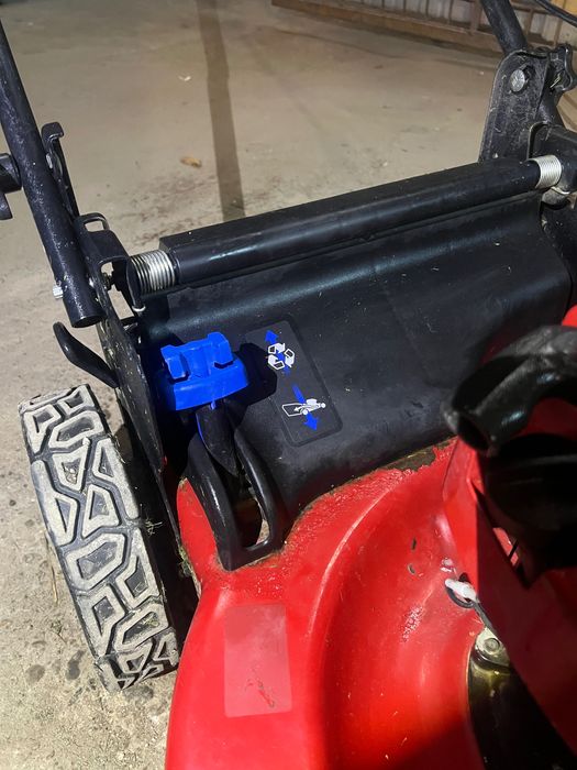 Mașină de tuns gazonul Toro Recycler BBC