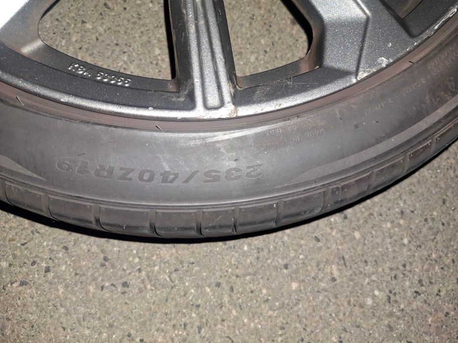 Vând roți AEZ ARUBA R19 în stare foarte bună.