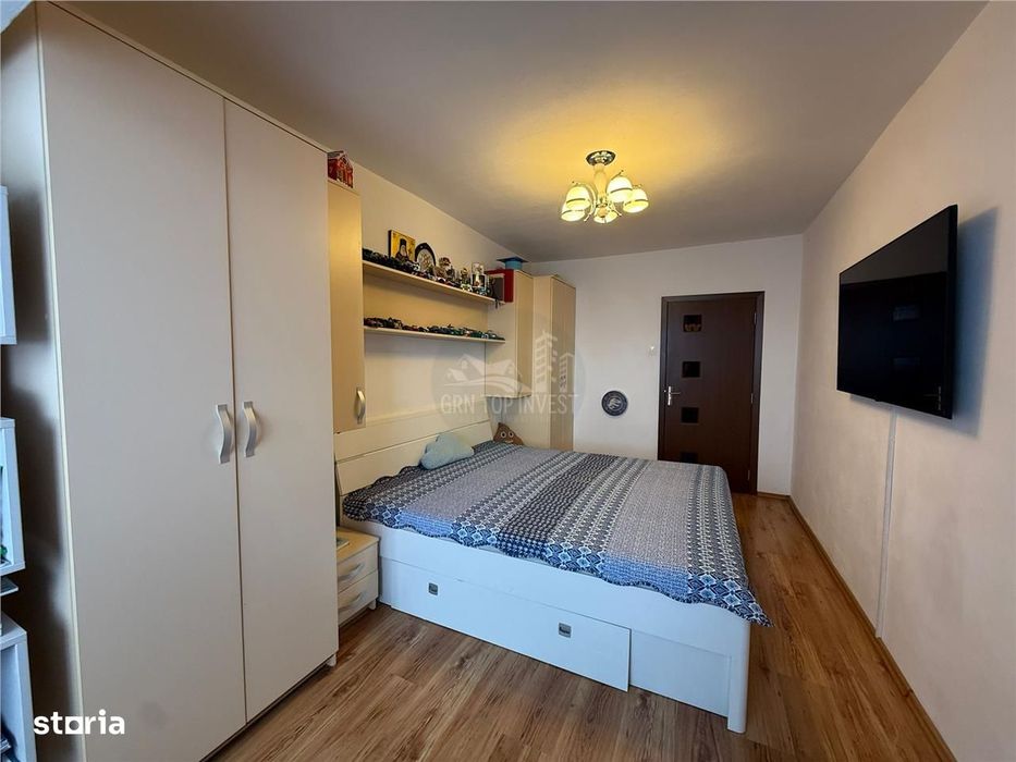 Apartament decomandat cu 3 camere si 2 bai in Turnisor
