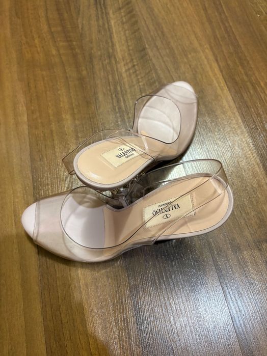 Sandale noi, Valentino Garavani, originale